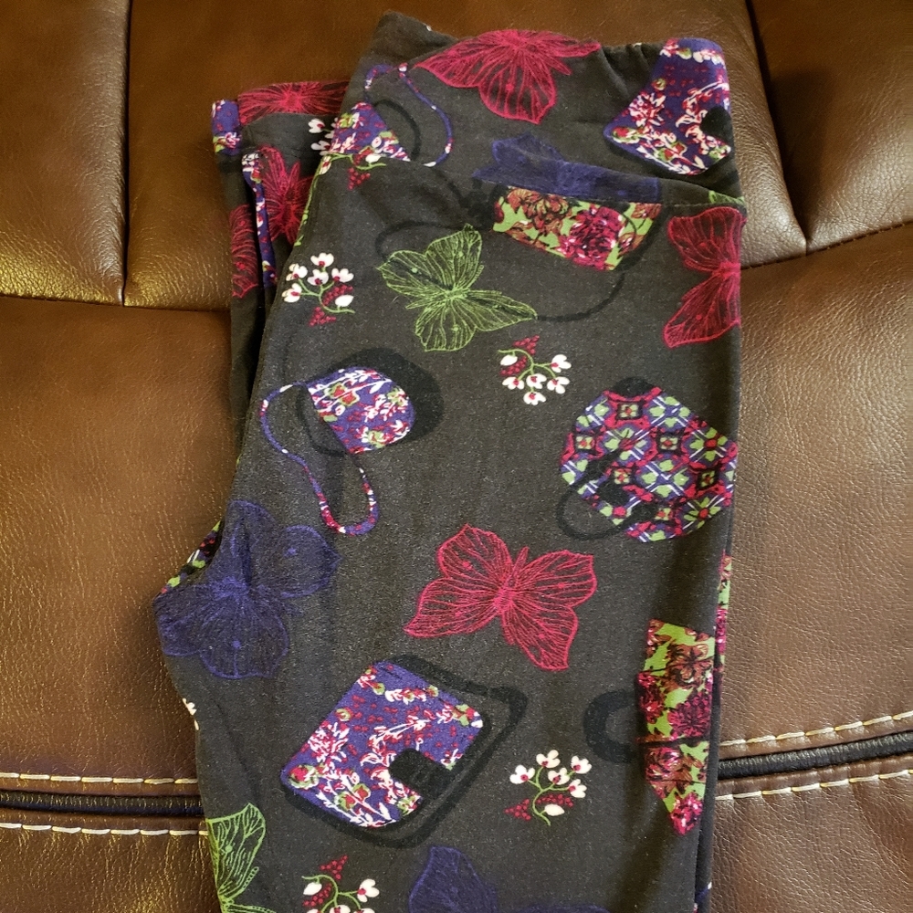 😍Lularoe Butterfly and Purse Leggings